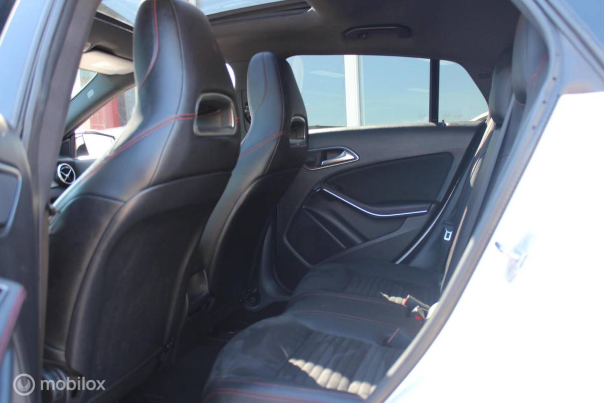 Mercedes-Benz CLA Mercedes CLA-klasse Shooting Brake 180 AMG Pano/Leder/Camera