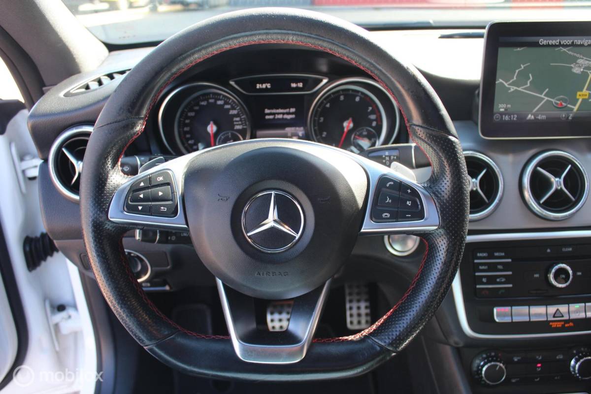 Mercedes-Benz CLA Mercedes CLA-klasse Shooting Brake 180 AMG Pano/Leder/Camera