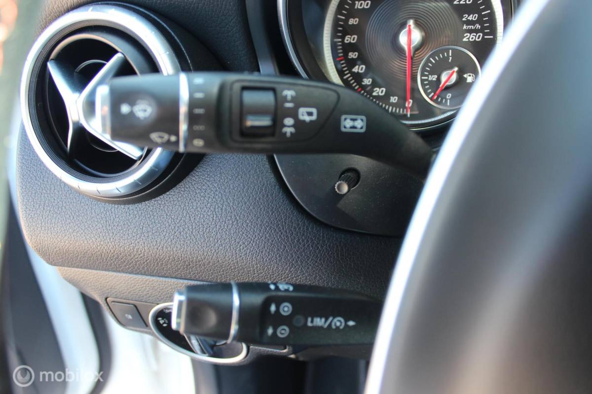 Mercedes-Benz CLA Mercedes CLA-klasse Shooting Brake 180 AMG Pano/Leder/Camera