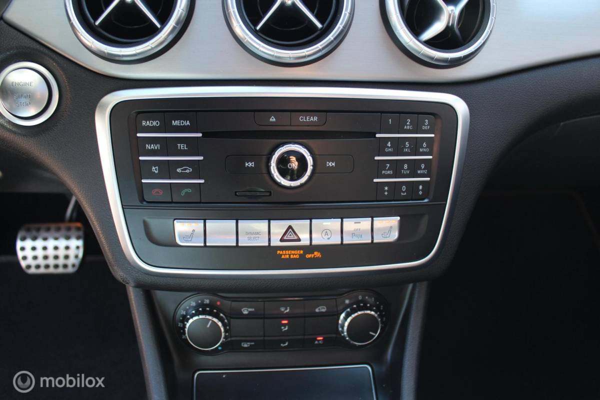 Mercedes-Benz CLA Mercedes CLA-klasse Shooting Brake 180 AMG Pano/Leder/Camera