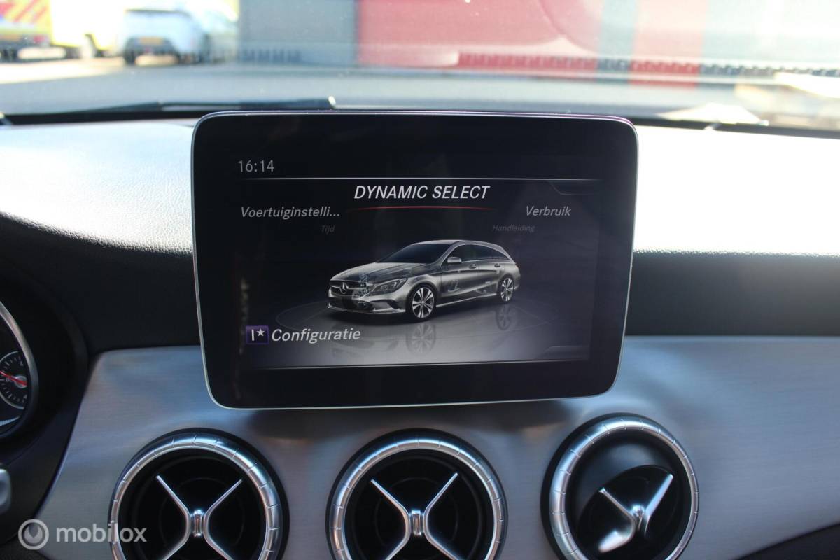 Mercedes-Benz CLA Mercedes CLA-klasse Shooting Brake 180 AMG Pano/Leder/Camera