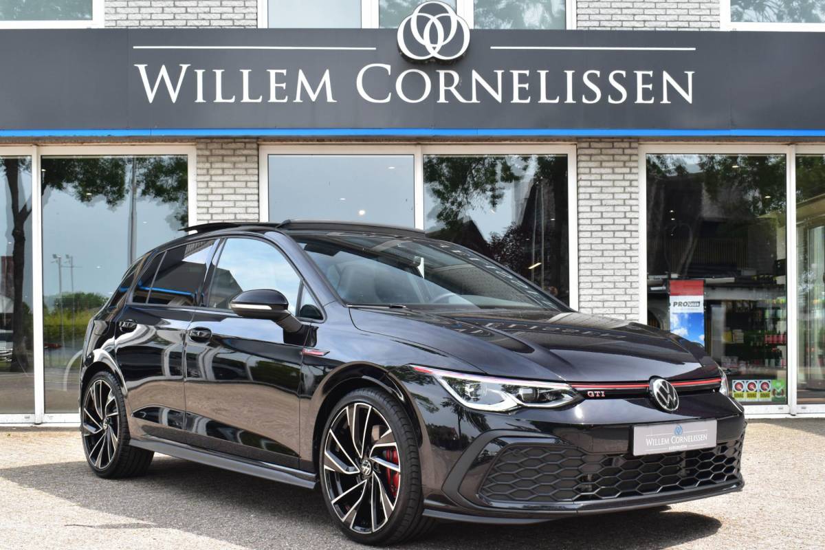 Volkswagen Golf Volkswagen Golf 2.0 TSI GTI Pano Leder ELC Stoelen Cam IQ Zitklima