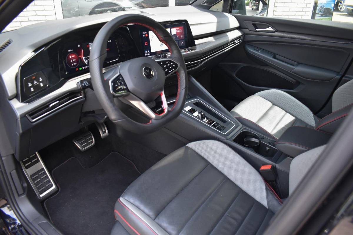 Volkswagen Golf Volkswagen Golf 2.0 TSI GTI Pano Leder ELC Stoelen Cam IQ Zitklima