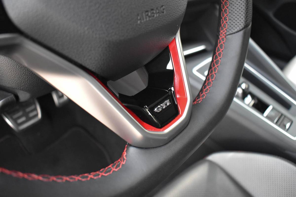 Volkswagen Golf Volkswagen Golf 2.0 TSI GTI Pano Leder ELC Stoelen Cam IQ Zitklima