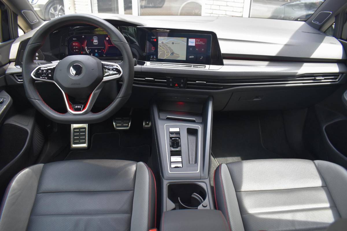 Volkswagen Golf Volkswagen Golf 2.0 TSI GTI Pano Leder ELC Stoelen Cam IQ Zitklima