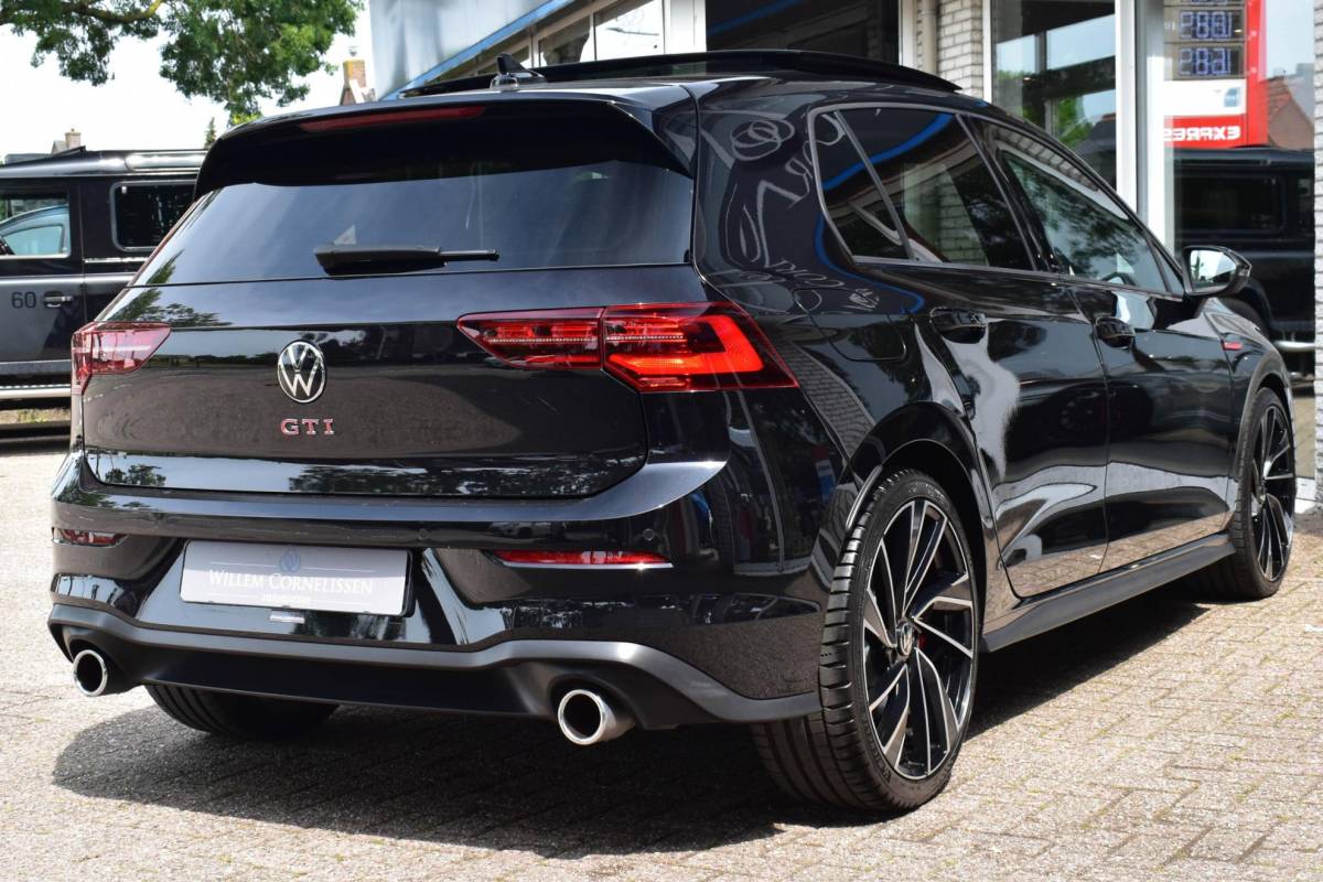 Volkswagen Golf Volkswagen Golf 2.0 TSI GTI Pano Leder ELC Stoelen Cam IQ Zitklima