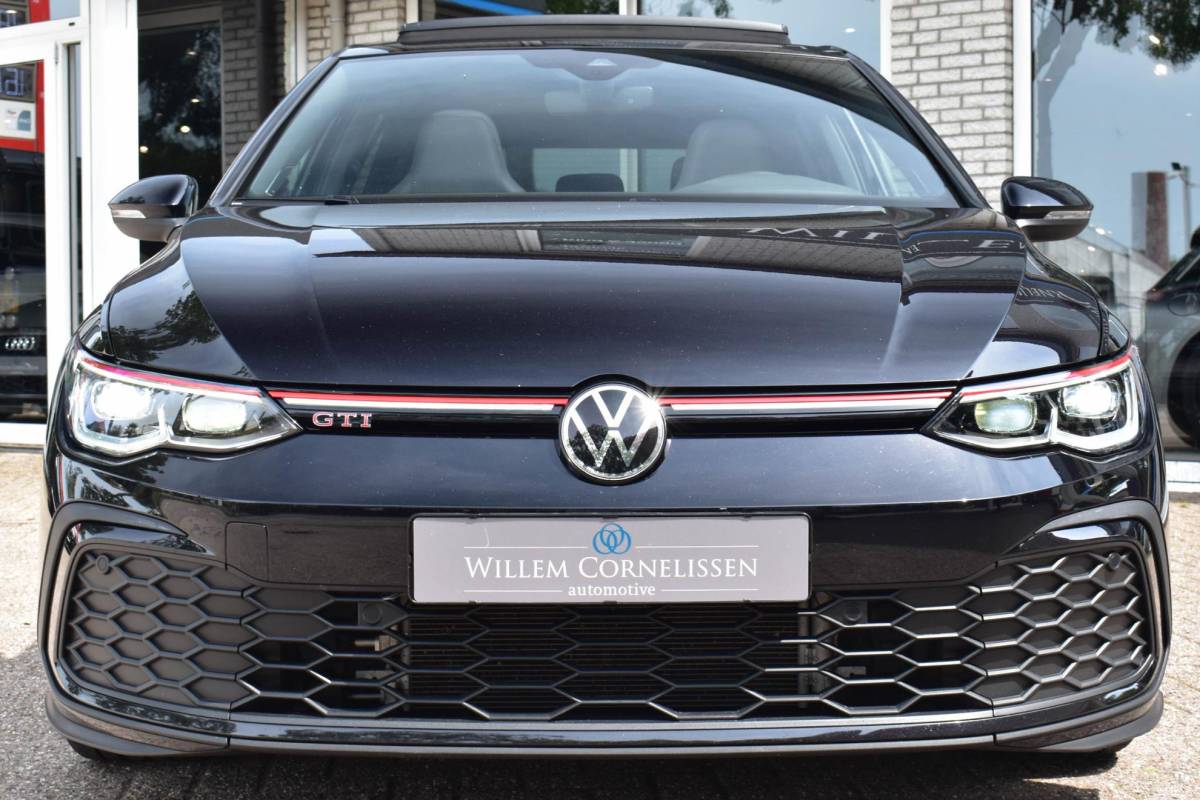 Volkswagen Golf Volkswagen Golf 2.0 TSI GTI Pano Leder ELC Stoelen Cam IQ Zitklima