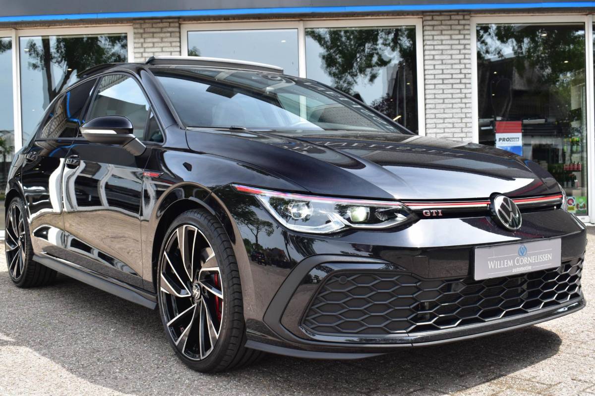 Volkswagen Golf Volkswagen Golf 2.0 TSI GTI Pano Leder ELC Stoelen Cam IQ Zitklima