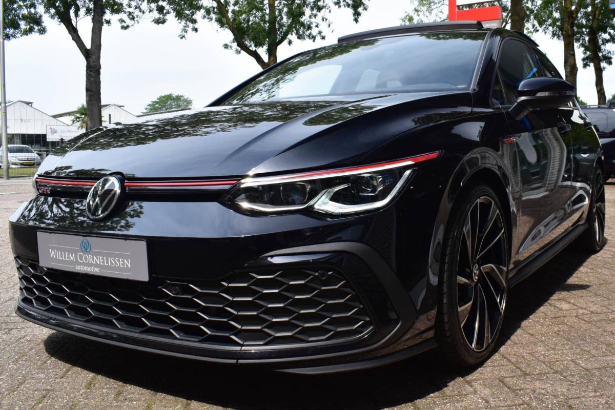 Volkswagen Golf Volkswagen Golf 2.0 TSI GTI Pano Leder ELC Stoelen Cam IQ Zitklima