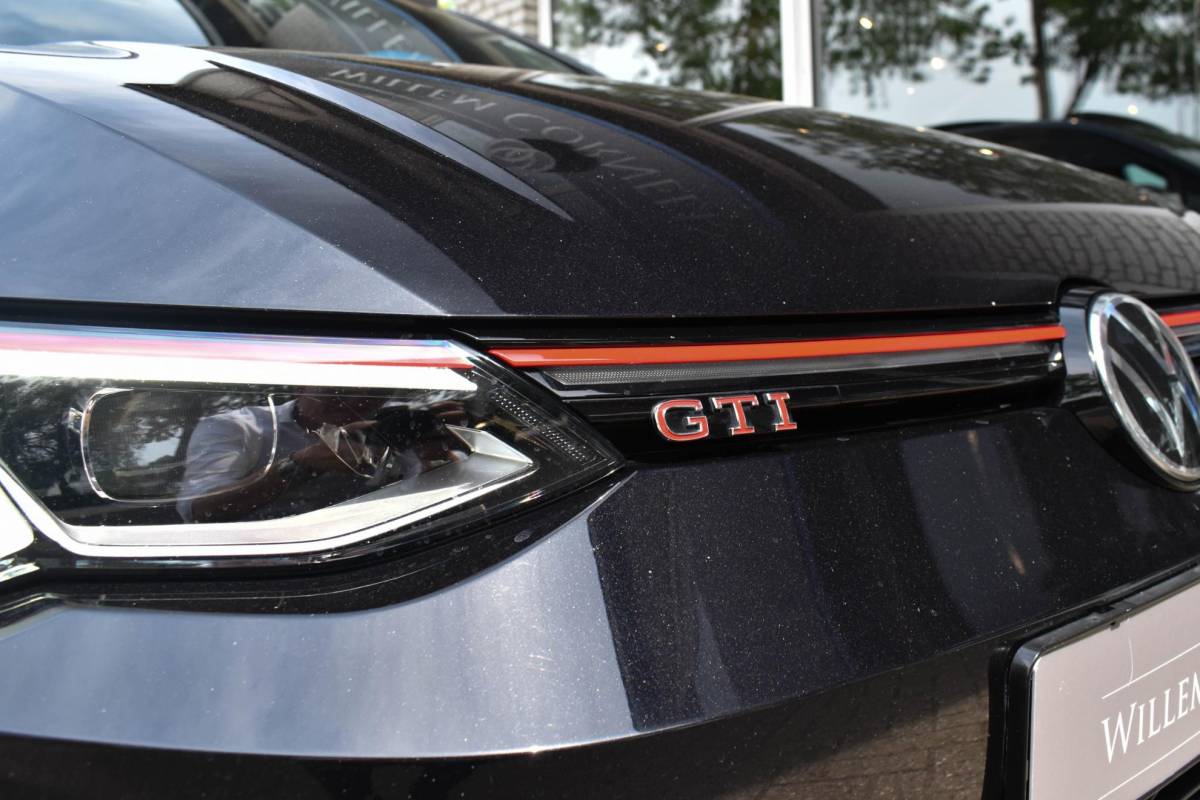 Volkswagen Golf Volkswagen Golf 2.0 TSI GTI Pano Leder ELC Stoelen Cam IQ Zitklima