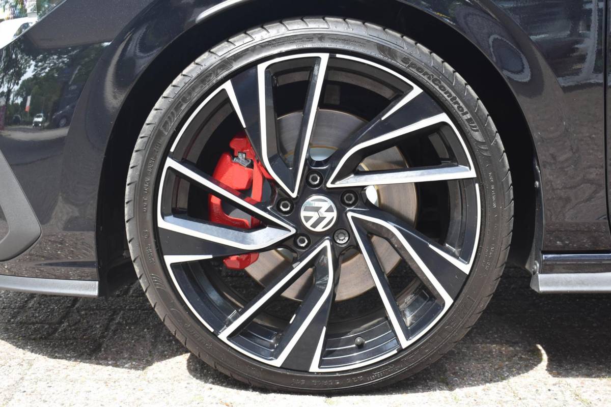 Volkswagen Golf Volkswagen Golf 2.0 TSI GTI Pano Leder ELC Stoelen Cam IQ Zitklima