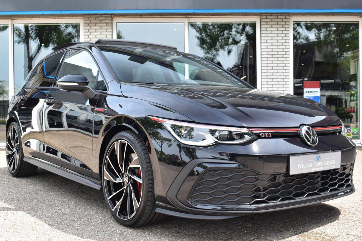 Volkswagen Golf Volkswagen Golf 2.0 TSI GTI Pano Leder ELC Stoelen Cam IQ Zitklima
