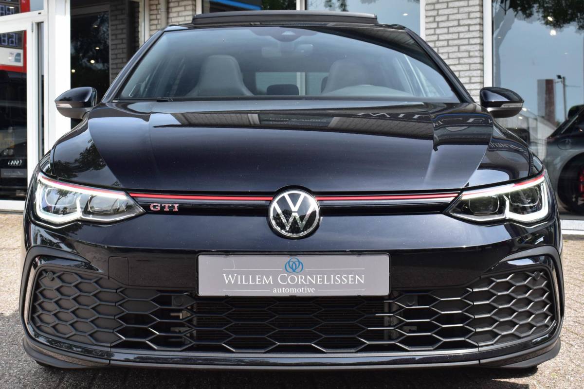 Volkswagen Golf Volkswagen Golf 2.0 TSI GTI Pano Leder ELC Stoelen Cam IQ Zitklima