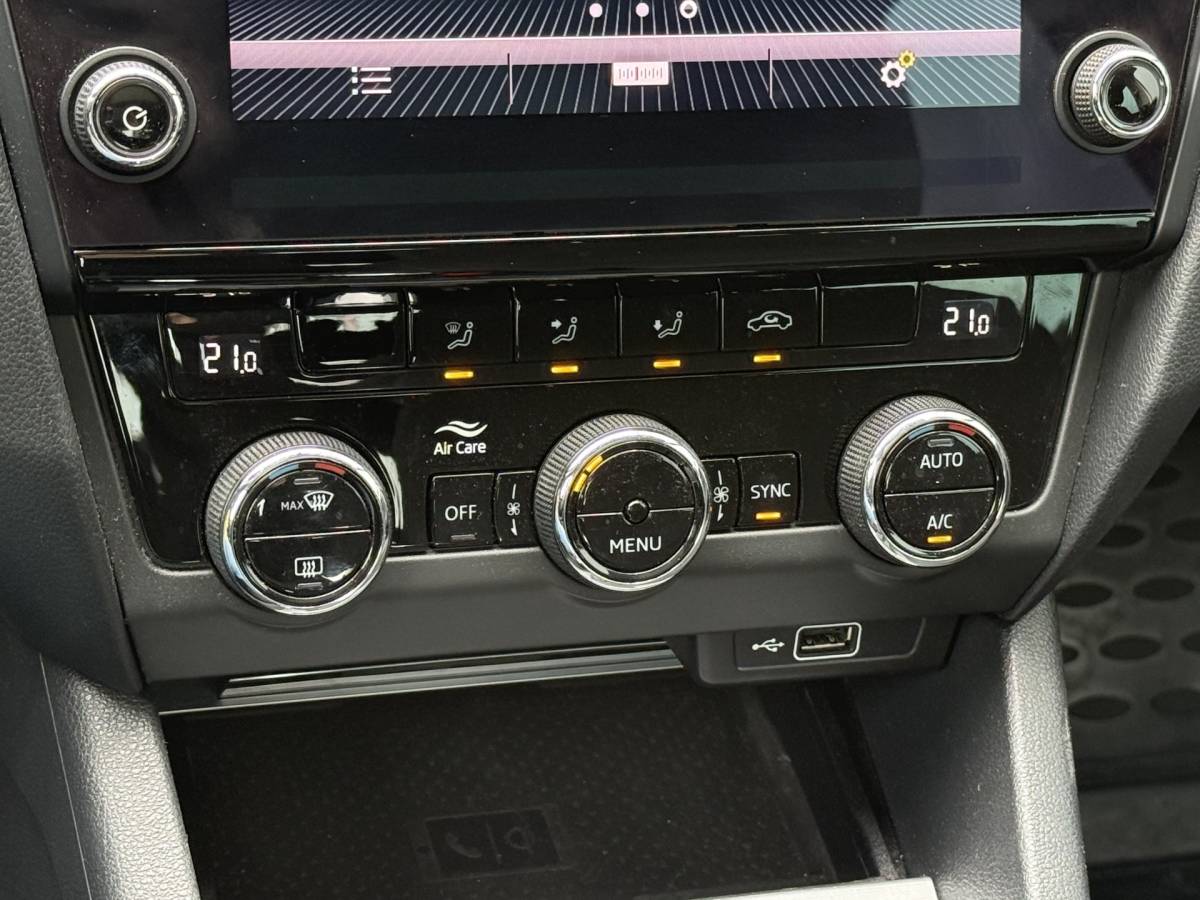 Škoda Octavia ŠKODA Octavia BWJ 2019 1.5 TSI 150 PK Greentech Ambition Business AUTOMAAT | TREKHAAK | PANO | CARPLAY + ANDROID | NAVI | CLIMA | CRUISE | LMV | PDC