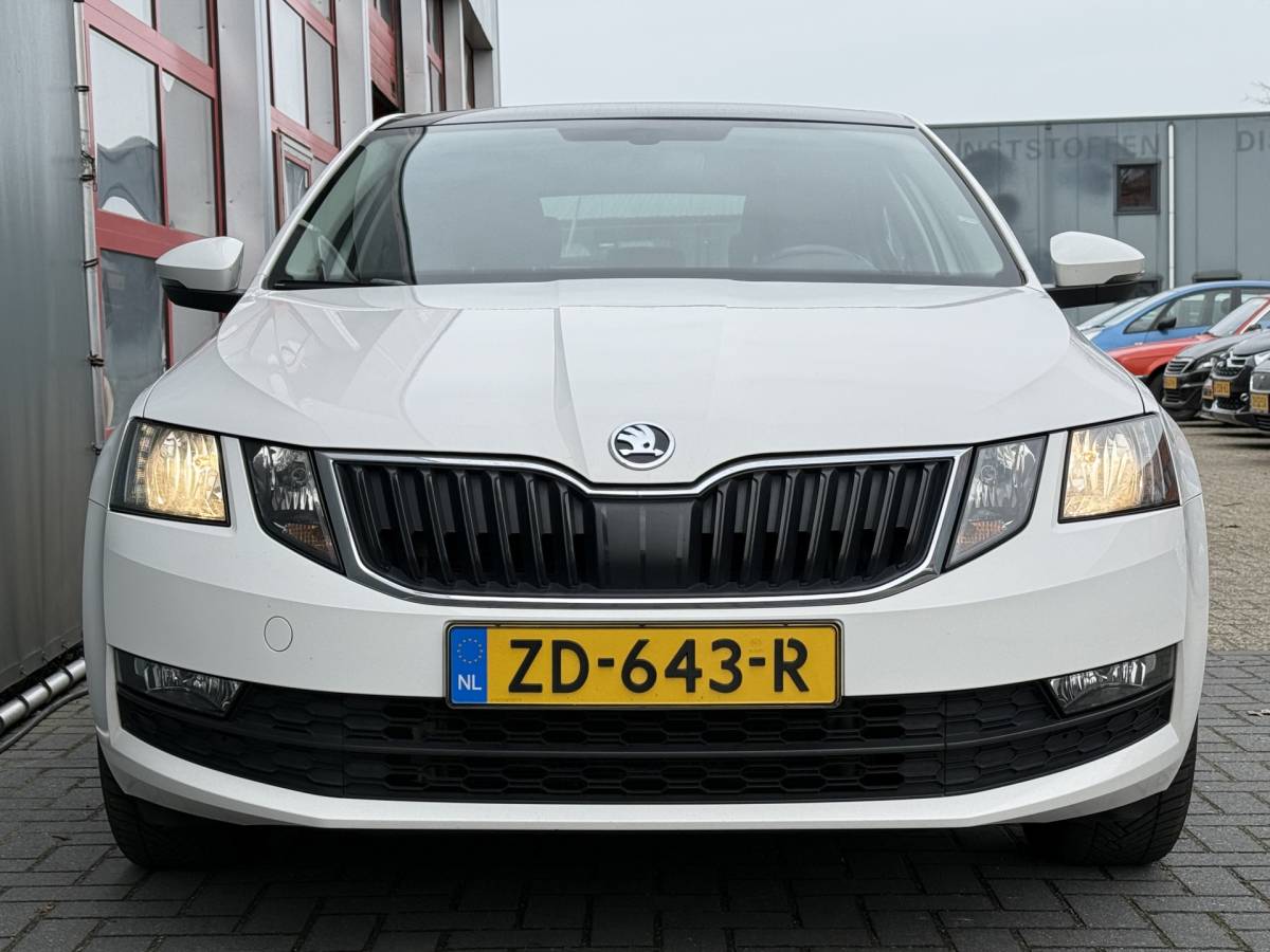 Škoda Octavia ŠKODA Octavia BWJ 2019 1.5 TSI 150 PK Greentech Ambition Business AUTOMAAT | TREKHAAK | PANO | CARPLAY + ANDROID | NAVI | CLIMA | CRUISE | LMV | PDC