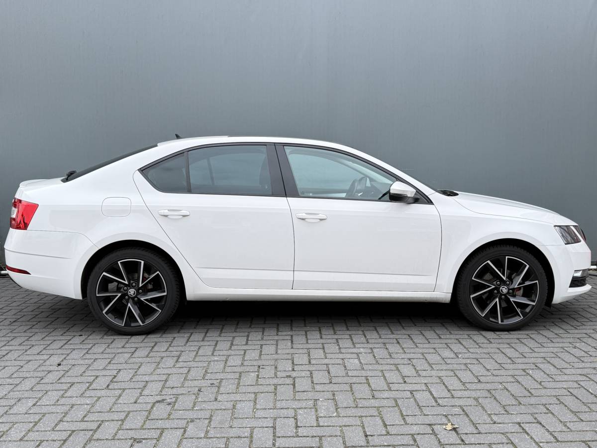 Škoda Octavia ŠKODA Octavia BWJ 2019 1.5 TSI 150 PK Greentech Ambition Business AUTOMAAT | TREKHAAK | PANO | CARPLAY + ANDROID | NAVI | CLIMA | CRUISE | LMV | PDC