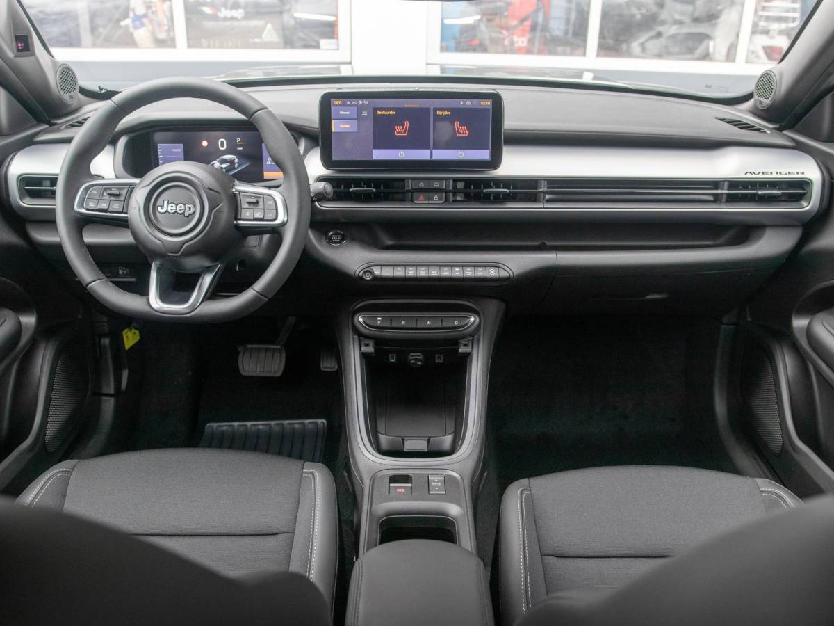 Jeep Avenger Jeep Avenger 1.2 e-Hybrid Black Edition | Infotainment&Conv. Pack | Winter Pack | Bicolore