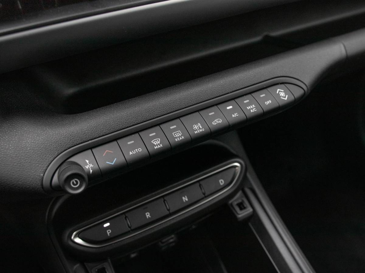 Jeep Avenger Jeep Avenger 1.2 e-Hybrid Black Edition | Infotainment&Conv. Pack | Winter Pack | Bicolore