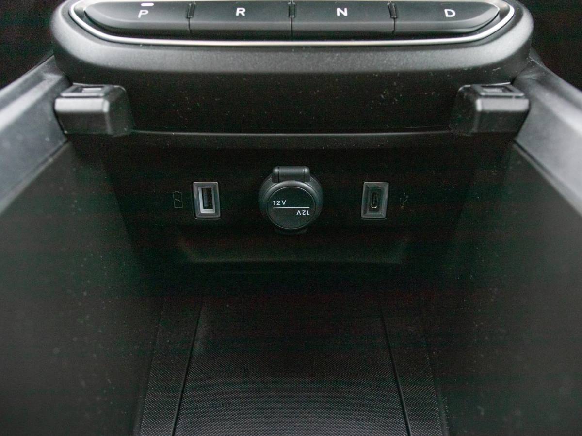 Jeep Avenger Jeep Avenger 1.2 e-Hybrid Black Edition | Infotainment&Conv. Pack | Winter Pack | Bicolore
