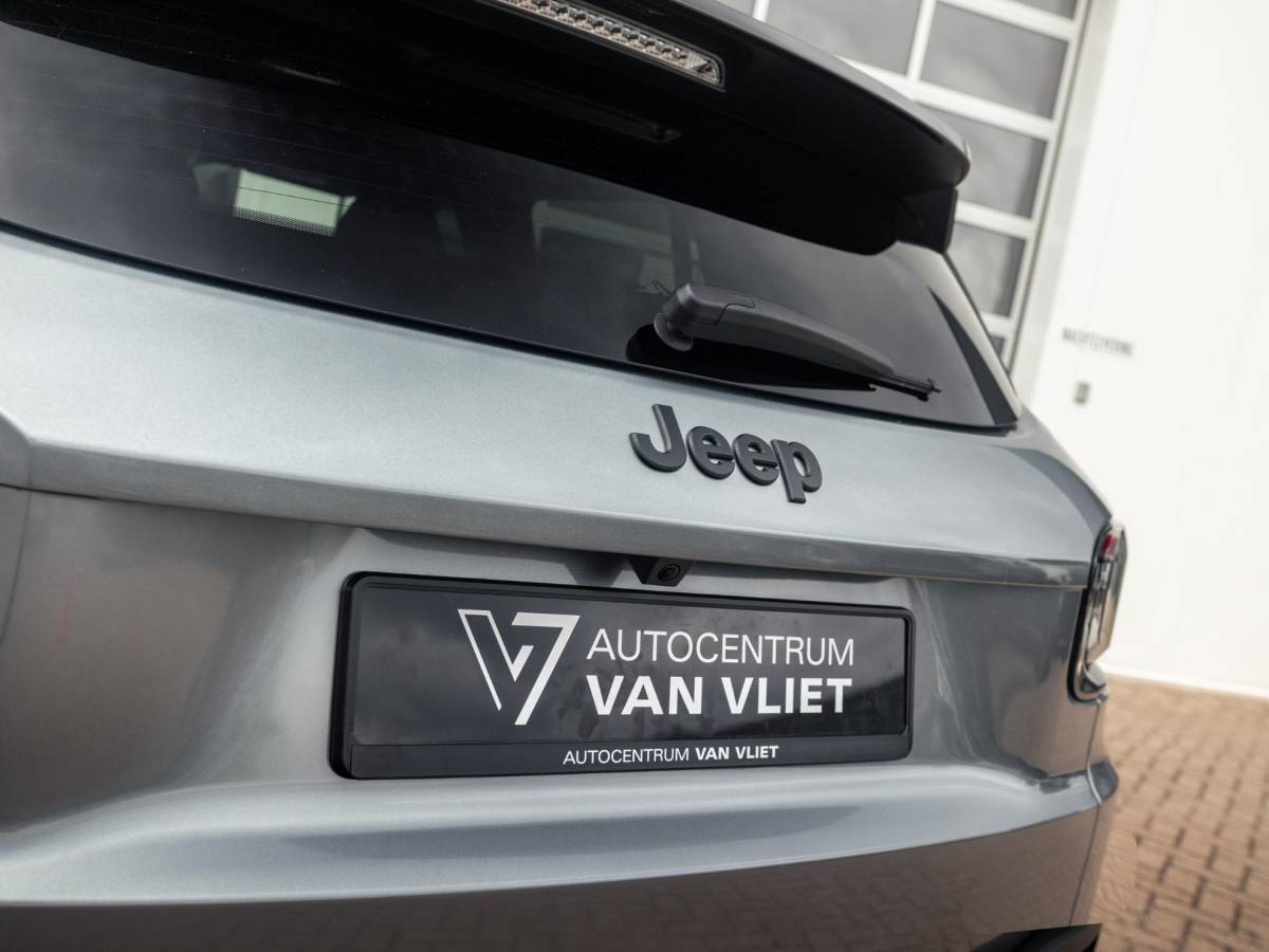 Jeep Avenger Jeep Avenger 1.2 e-Hybrid Black Edition | Infotainment&Conv. Pack | Winter Pack | Bicolore