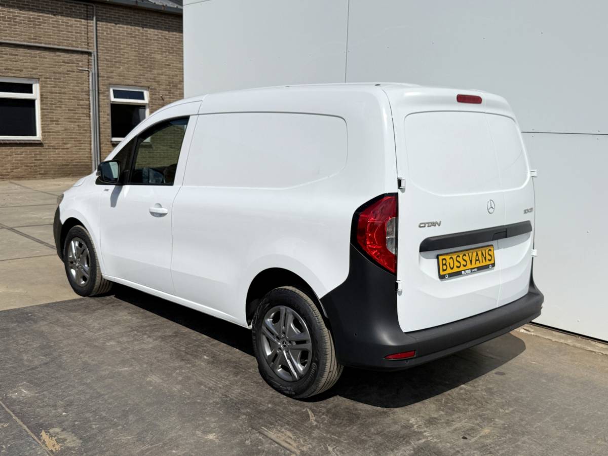 Mercedes-Benz Citan Mercedes-Benz Citan 110 CDI L1 Pro Automaat L1 Airco Carplay Cruise control Stoelverwarming Parkeersensoren voor achter