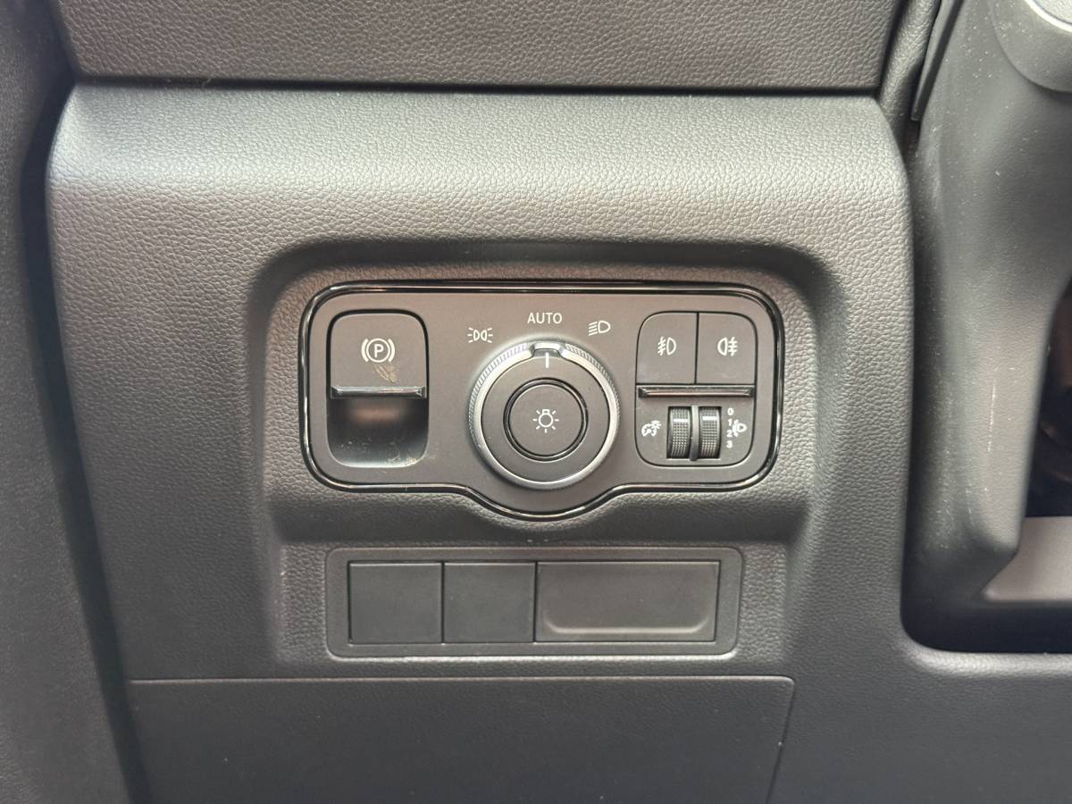 Mercedes-Benz Citan Mercedes-Benz Citan 110 CDI L1 Pro Automaat L1 Airco Carplay Cruise control Stoelverwarming Parkeersensoren voor achter