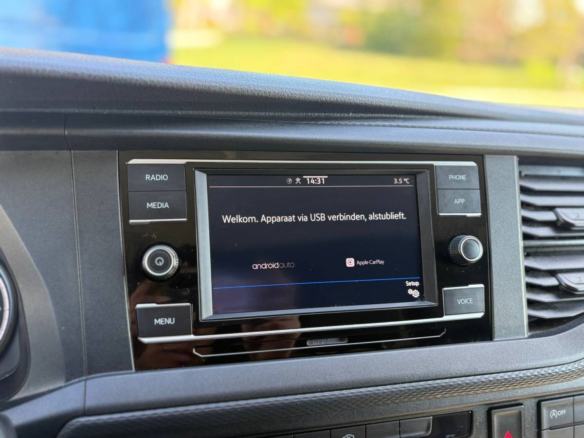 Volkswagen Transporter Volkswagen TRANSPORTER 2.0 TDI L2H1 150PK!|DSG Automaat|cruise control|airco|achteruitrijcamera|apple carplay|drie zitplaatsen
