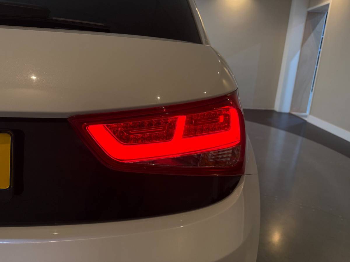 Audi A1 Sportback Audi A1 Sportback 1.4 TFSI Pro Line S *S-Tronic Automaat* Leer|S-Line|Stoelverw.|Cruise|Navi|All-seasons
