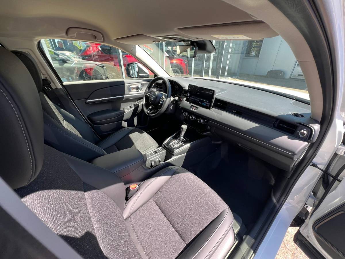 Honda HR-V Honda HR-V 1.5 e:HEV Advance | VOORRAAD VOORDEEL | NIEUWE AUTO | FULL HYBRID | ADVANCE | STOEL + STUUR VERWARMING | ELEKTR A.KLEP | DIRECT LEVERBAAR |