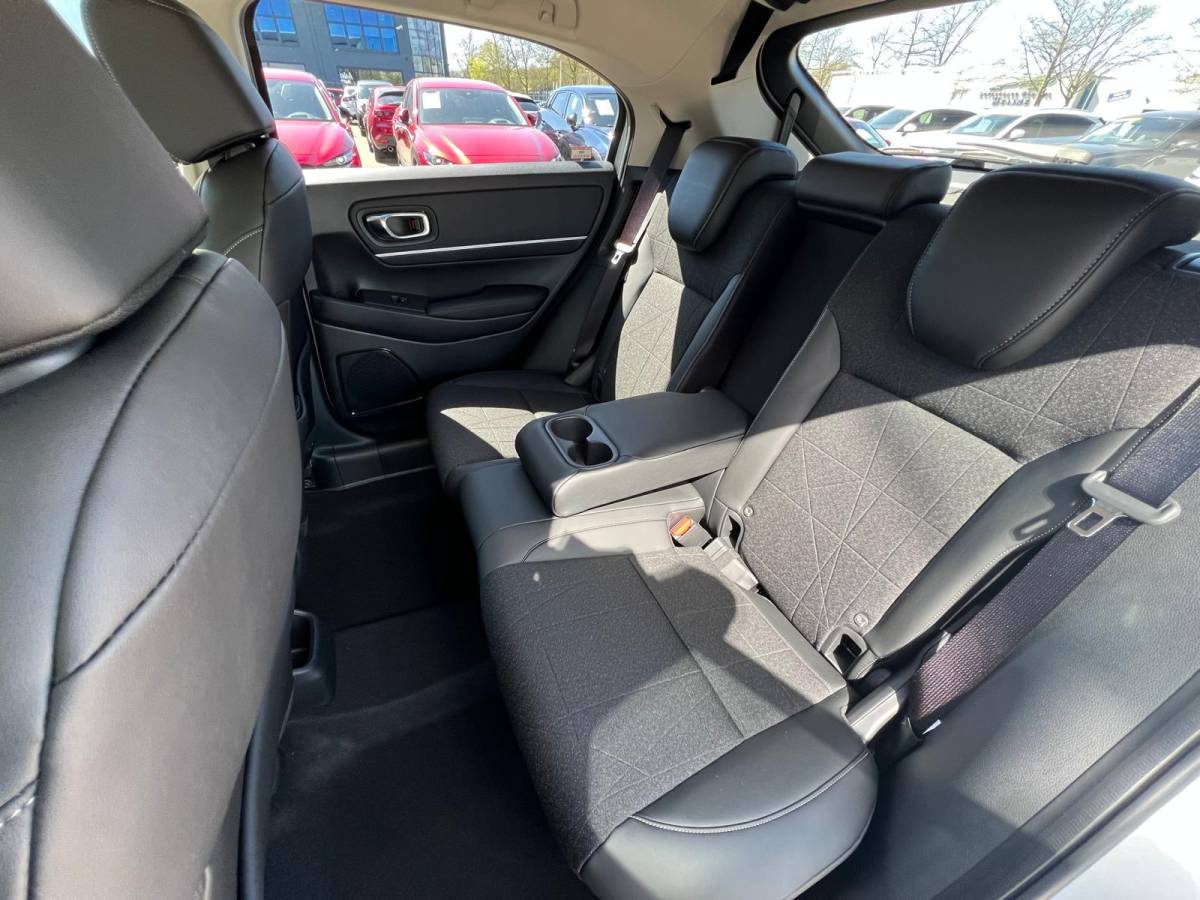 Honda HR-V Honda HR-V 1.5 e:HEV Advance | VOORRAAD VOORDEEL | NIEUWE AUTO | FULL HYBRID | ADVANCE | STOEL + STUUR VERWARMING | ELEKTR A.KLEP | DIRECT LEVERBAAR |
