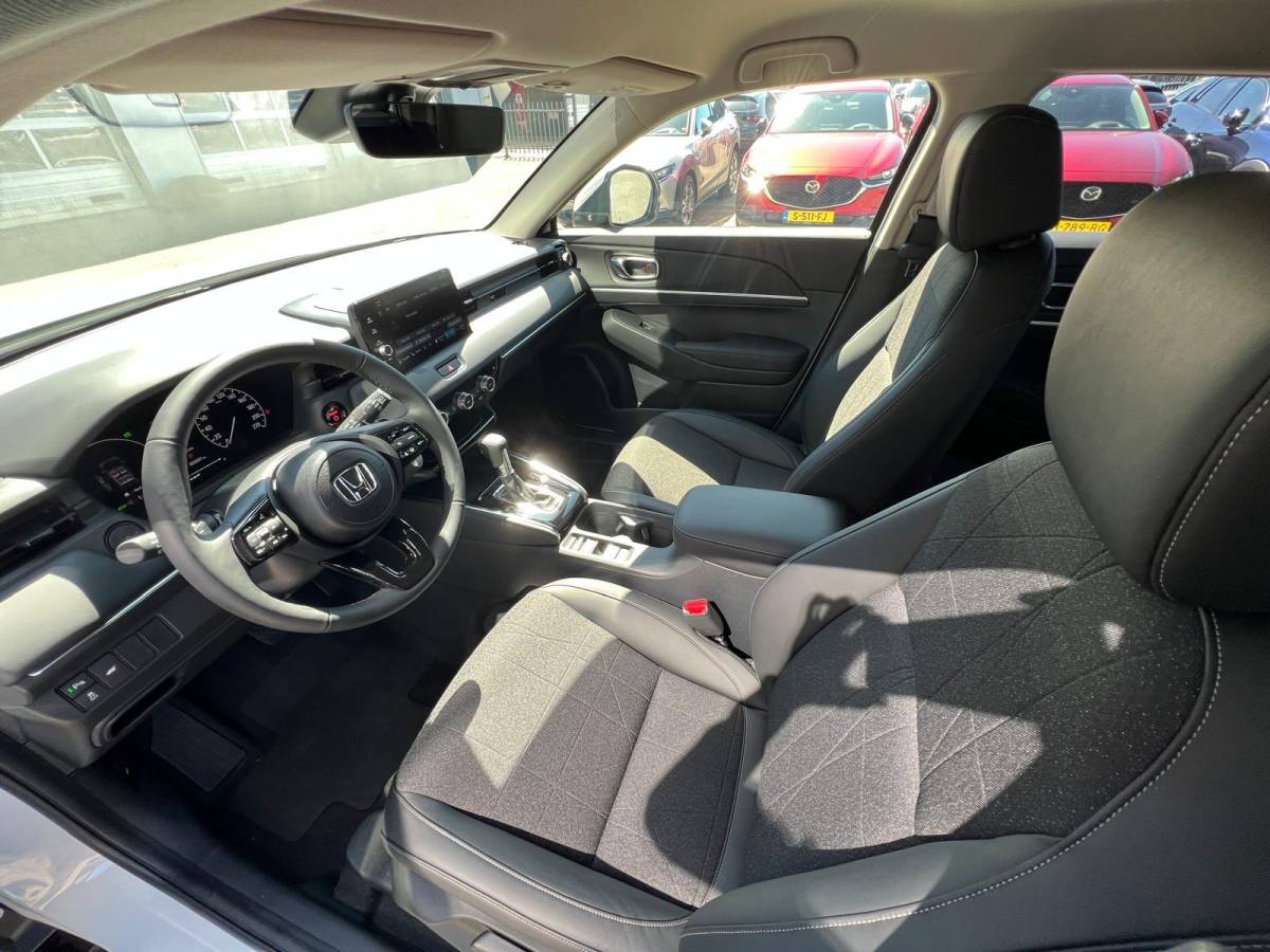 Honda HR-V Honda HR-V 1.5 e:HEV Advance | VOORRAAD VOORDEEL | NIEUWE AUTO | FULL HYBRID | ADVANCE | STOEL + STUUR VERWARMING | ELEKTR A.KLEP | DIRECT LEVERBAAR |