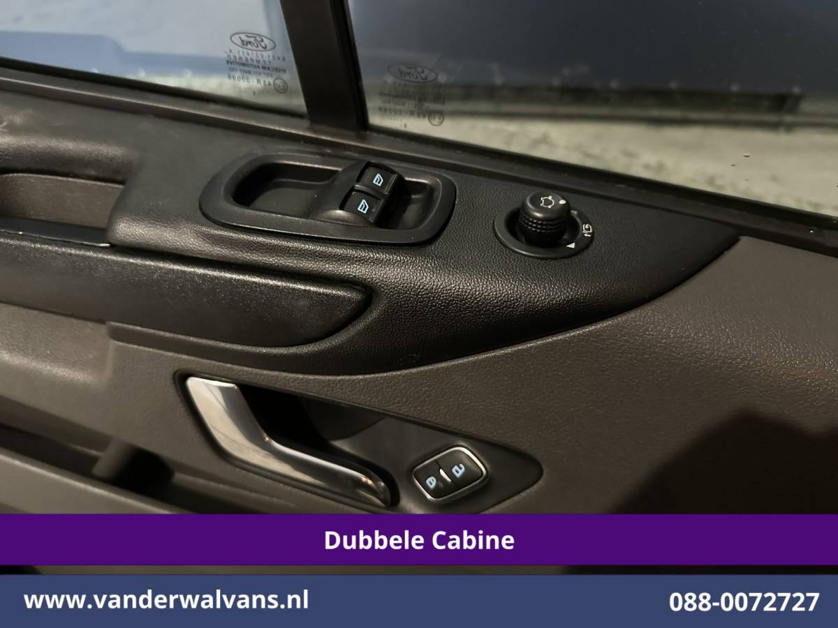 Ford Transit Custom Ford Transit Custom 2.0 TDCI 131pk Automaat L2H1 Dubbele Cabine Euro6 Airco | 6-Zits | Camera | Navigatie | Apple Carplay Android Auto, Xenon, Cruisecontrol, Stoelverwarming, Verwarmde voorruit, Parkeersensoren, Achterklep