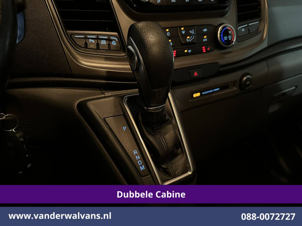 Ford Transit Custom Ford Transit Custom 2.0 TDCI 131pk Automaat L2H1 Dubbele Cabine Euro6 Airco | 6-Zits | Camera | Navigatie | Apple Carplay Android Auto, Xenon, Cruisecontrol, Stoelverwarming, Verwarmde voorruit, Parkeersensoren, Achterklep