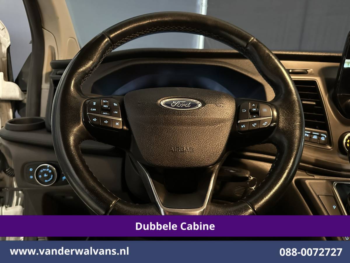 Ford Transit Custom Ford Transit Custom 2.0 TDCI 131pk Automaat L2H1 Dubbele Cabine Euro6 Airco | 6-Zits | Camera | Navigatie | Apple Carplay Android Auto, Xenon, Cruisecontrol, Stoelverwarming, Verwarmde voorruit, Parkeersensoren, Achterklep
