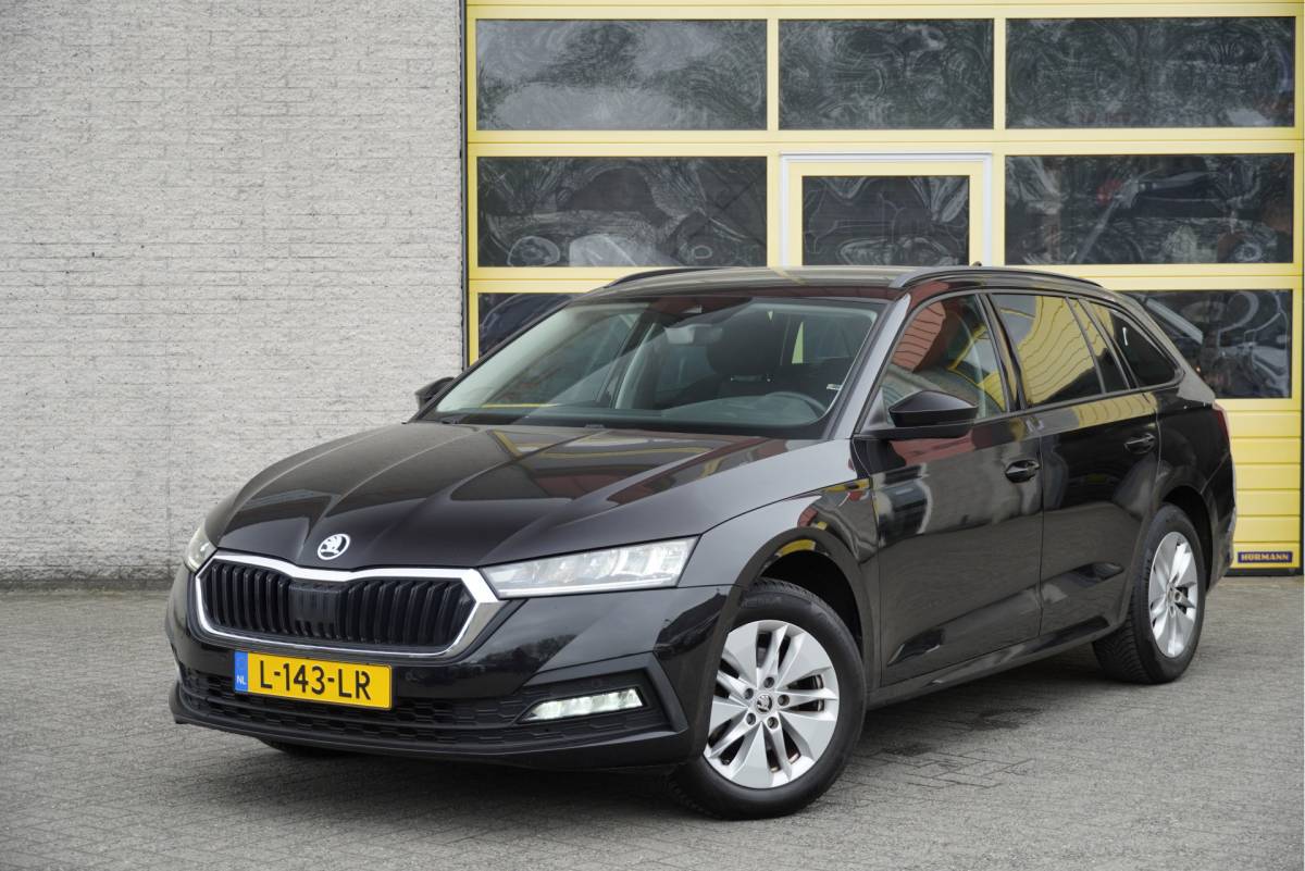 Škoda Octavia ŠKODA Octavia Combi 1.0 TSI Business Edition BJ2021 Lmv 16″ | Led V+A | Dynamische knipperlichten | Pdc | Elek. achterklep | App-Connect | Navi | Dashboard verlichting | Climate control | Cruise control | Extra getint glas