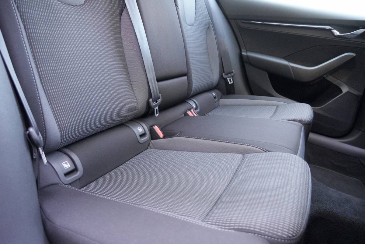 Škoda Octavia ŠKODA Octavia Combi 1.0 TSI Business Edition BJ2021 Lmv 16″ | Led V+A | Dynamische knipperlichten | Pdc | Elek. achterklep | App-Connect | Navi | Dashboard verlichting | Climate control | Cruise control | Extra getint glas