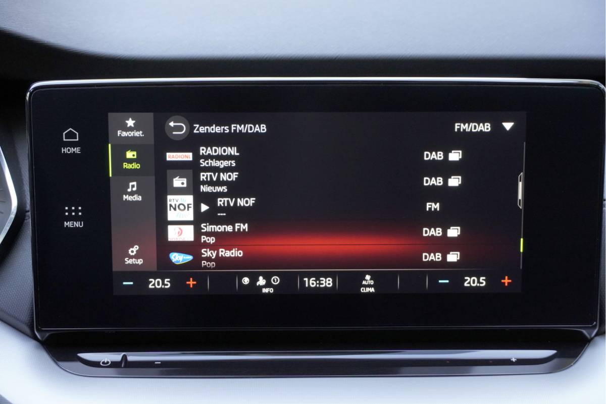 Škoda Octavia ŠKODA Octavia Combi 1.0 TSI Business Edition BJ2021 Lmv 16″ | Led V+A | Dynamische knipperlichten | Pdc | Elek. achterklep | App-Connect | Navi | Dashboard verlichting | Climate control | Cruise control | Extra getint glas