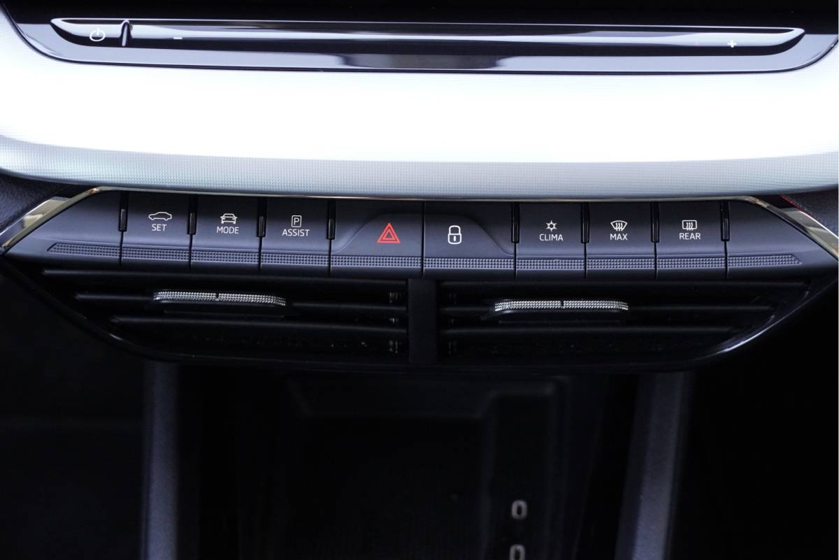 Škoda Octavia ŠKODA Octavia Combi 1.0 TSI Business Edition BJ2021 Lmv 16″ | Led V+A | Dynamische knipperlichten | Pdc | Elek. achterklep | App-Connect | Navi | Dashboard verlichting | Climate control | Cruise control | Extra getint glas