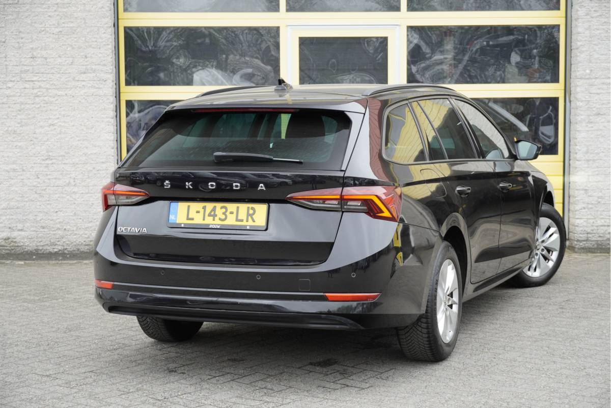 Škoda Octavia ŠKODA Octavia Combi 1.0 TSI Business Edition BJ2021 Lmv 16″ | Led V+A | Dynamische knipperlichten | Pdc | Elek. achterklep | App-Connect | Navi | Dashboard verlichting | Climate control | Cruise control | Extra getint glas