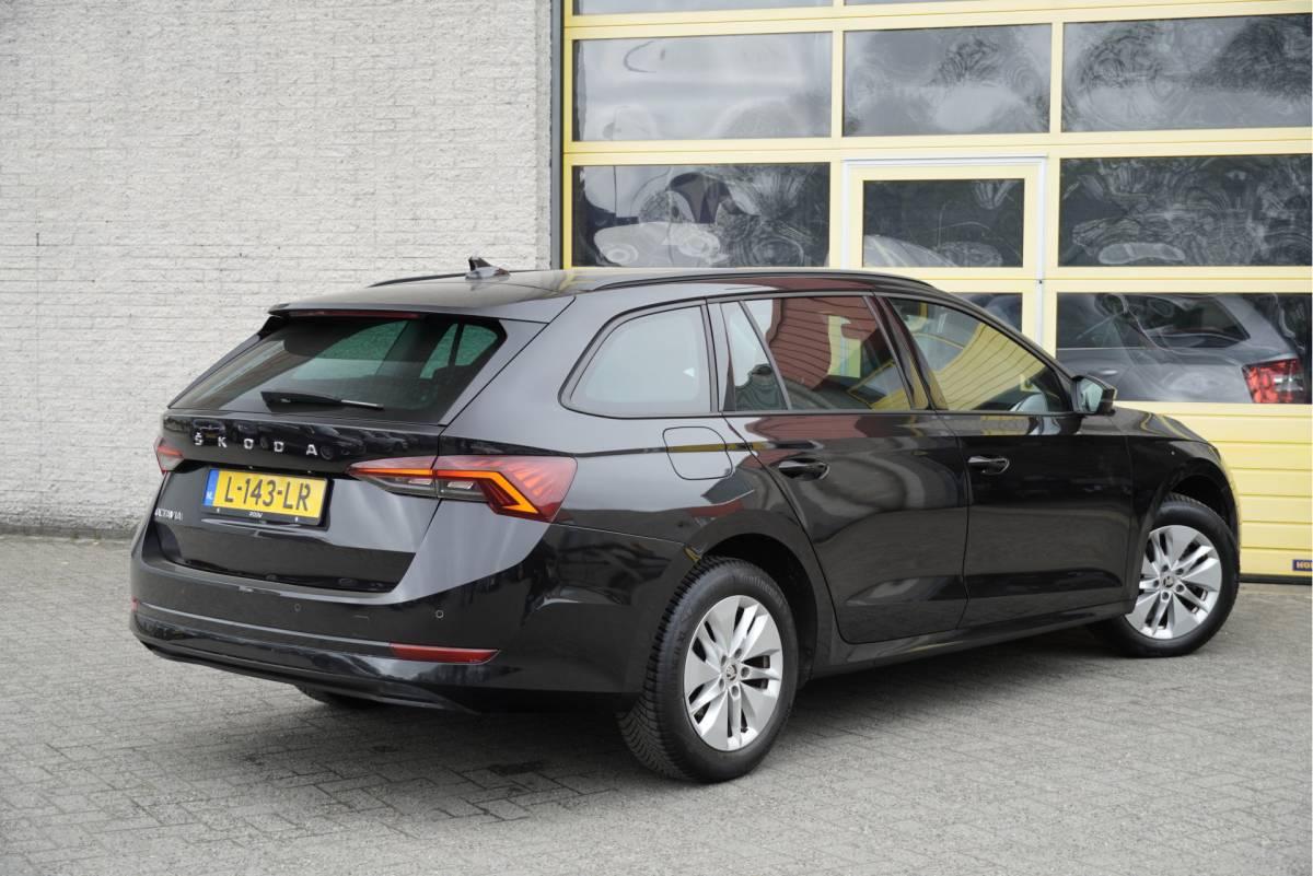 Škoda Octavia ŠKODA Octavia Combi 1.0 TSI Business Edition BJ2021 Lmv 16″ | Led V+A | Dynamische knipperlichten | Pdc | Elek. achterklep | App-Connect | Navi | Dashboard verlichting | Climate control | Cruise control | Extra getint glas