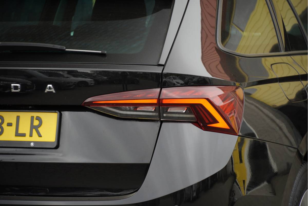 Škoda Octavia ŠKODA Octavia Combi 1.0 TSI Business Edition BJ2021 Lmv 16″ | Led V+A | Dynamische knipperlichten | Pdc | Elek. achterklep | App-Connect | Navi | Dashboard verlichting | Climate control | Cruise control | Extra getint glas