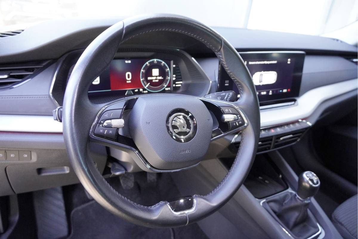 Škoda Octavia ŠKODA Octavia Combi 1.0 TSI Business Edition BJ2021 Lmv 16″ | Led V+A | Dynamische knipperlichten | Pdc | Elek. achterklep | App-Connect | Navi | Dashboard verlichting | Climate control | Cruise control | Extra getint glas