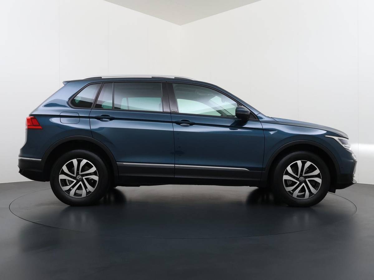 Volkswagen Tiguan Volkswagen Tiguan 1.4 TSI eHybrid PHEV DIRECT LEVERBAAR | RECENT ONDERHOUD UITGEVOERD | 360 CAMERA ZICHT | STOEL- EN STUURWIELVERWARMING | PANORAMADAK | INCLUSIEF 12 MAANDEN BOVAG-GARANTIE
