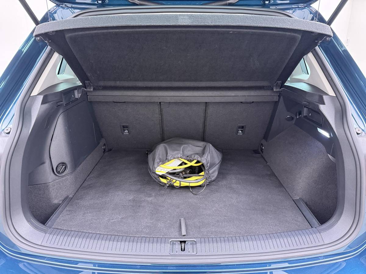 Volkswagen Tiguan Volkswagen Tiguan 1.4 TSI eHybrid PHEV DIRECT LEVERBAAR | RECENT ONDERHOUD UITGEVOERD | 360 CAMERA ZICHT | STOEL- EN STUURWIELVERWARMING | PANORAMADAK | INCLUSIEF 12 MAANDEN BOVAG-GARANTIE