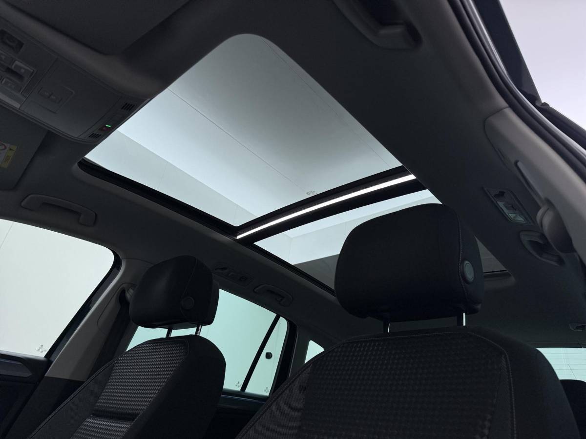 Volkswagen Tiguan Volkswagen Tiguan 1.4 TSI eHybrid PHEV DIRECT LEVERBAAR | RECENT ONDERHOUD UITGEVOERD | 360 CAMERA ZICHT | STOEL- EN STUURWIELVERWARMING | PANORAMADAK | INCLUSIEF 12 MAANDEN BOVAG-GARANTIE