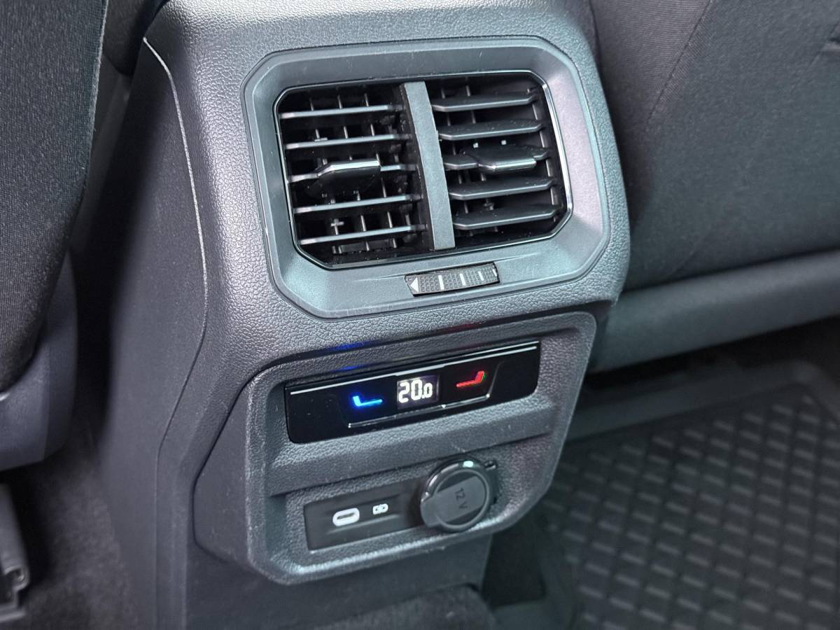 Volkswagen Tiguan Volkswagen Tiguan 1.4 TSI eHybrid PHEV DIRECT LEVERBAAR | RECENT ONDERHOUD UITGEVOERD | 360 CAMERA ZICHT | STOEL- EN STUURWIELVERWARMING | PANORAMADAK | INCLUSIEF 12 MAANDEN BOVAG-GARANTIE