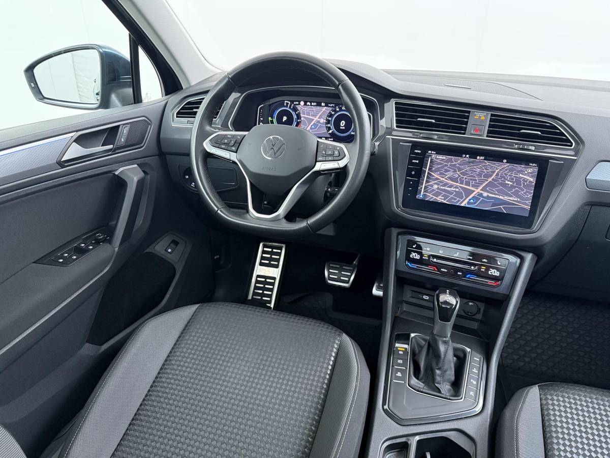 Volkswagen Tiguan Volkswagen Tiguan 1.4 TSI eHybrid PHEV DIRECT LEVERBAAR | RECENT ONDERHOUD UITGEVOERD | 360 CAMERA ZICHT | STOEL- EN STUURWIELVERWARMING | PANORAMADAK | INCLUSIEF 12 MAANDEN BOVAG-GARANTIE