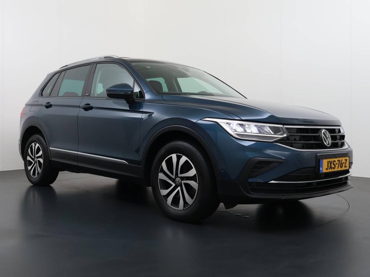 Volkswagen Tiguan Volkswagen Tiguan 1.4 TSI eHybrid PHEV DIRECT LEVERBAAR | RECENT ONDERHOUD UITGEVOERD | 360 CAMERA ZICHT | STOEL- EN STUURWIELVERWARMING | PANORAMADAK | INCLUSIEF 12 MAANDEN BOVAG-GARANTIE
