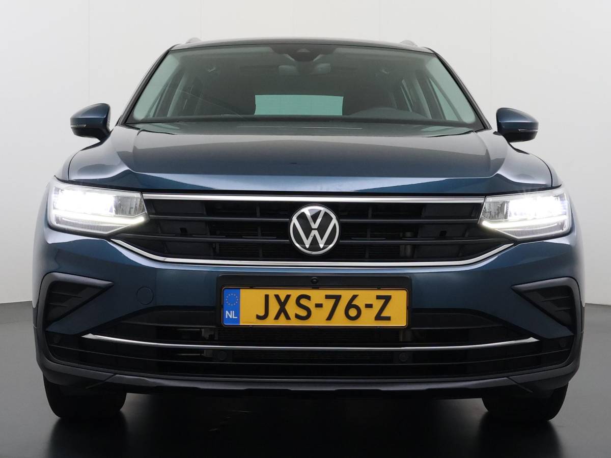 Volkswagen Tiguan Volkswagen Tiguan 1.4 TSI eHybrid PHEV DIRECT LEVERBAAR | RECENT ONDERHOUD UITGEVOERD | 360 CAMERA ZICHT | STOEL- EN STUURWIELVERWARMING | PANORAMADAK | INCLUSIEF 12 MAANDEN BOVAG-GARANTIE