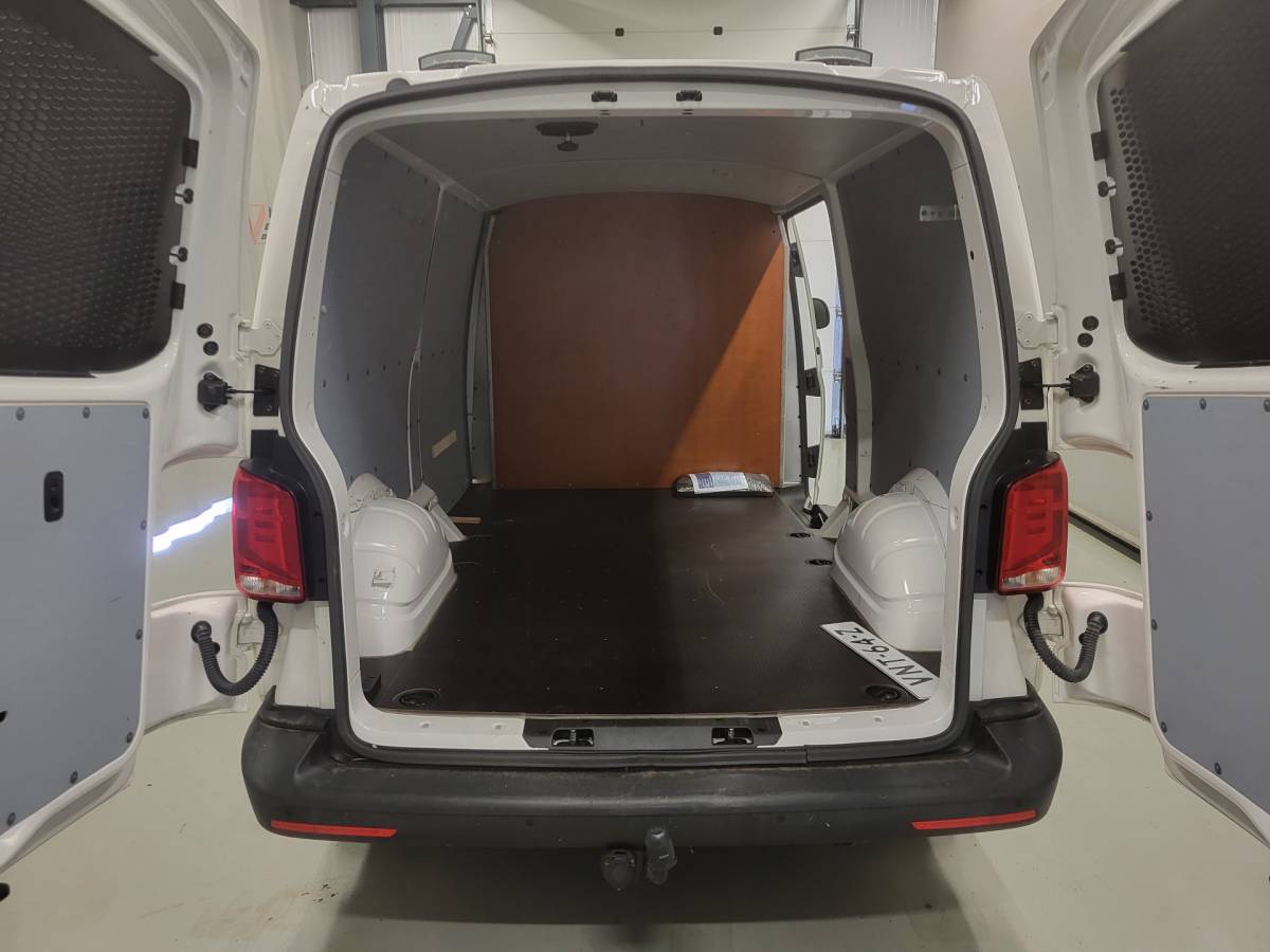 Volkswagen Transporter Volkswagen Transporter 2.0TDI 150pk L2/H1 Automaat Euro 6!